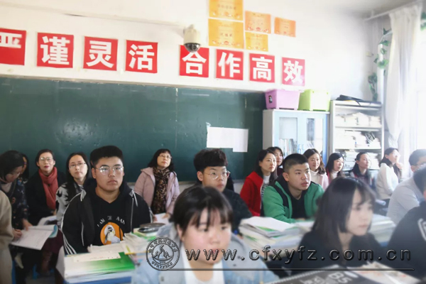 英语教研员观课0.jpg