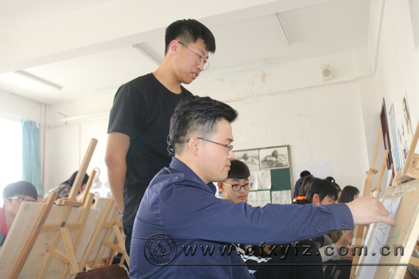 美术专业教师任维鹏.jpg