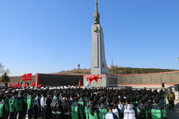 祭扫烈士墓8.jpg