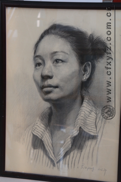 001 美术 学生素描作品 校徽+网址水印.jpg